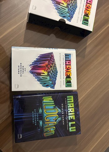 Marie Lu - Warcross ve Wildcard Seti - Görsel 2