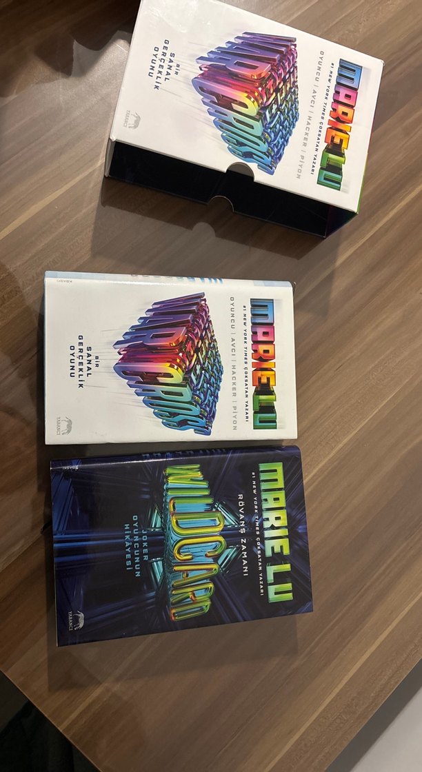 Marie Lu - Warcross ve Wildcard Seti - Görsel 2