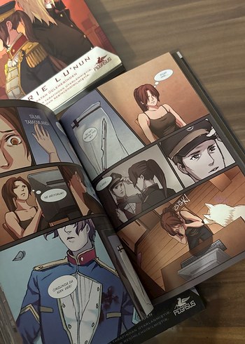 Marie Lu'nun 3'lü Çizgi Roman Seti - Görsel 2