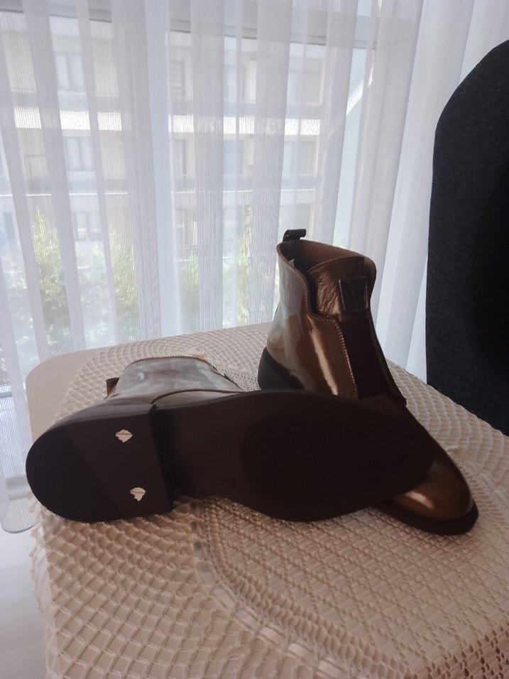 Klasik Zarif Kahverengi Deri Kadın Bot - Görsel 3