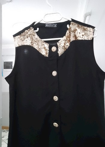 Parlak İşlemeli Siyah Düğmeli Kadın Tunik - Görsel 2