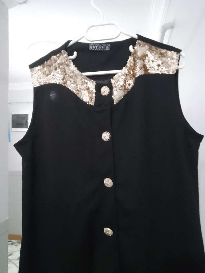 Parlak İşlemeli Siyah Düğmeli Kadın Tunik - Görsel 2