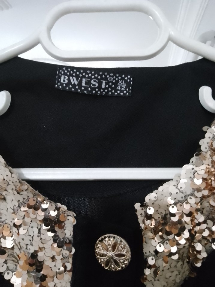 Parlak İşlemeli Siyah Düğmeli Kadın Tunik - Görsel 3