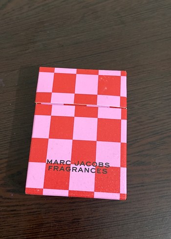 Marc Jacobs Parfüm oyun kartı