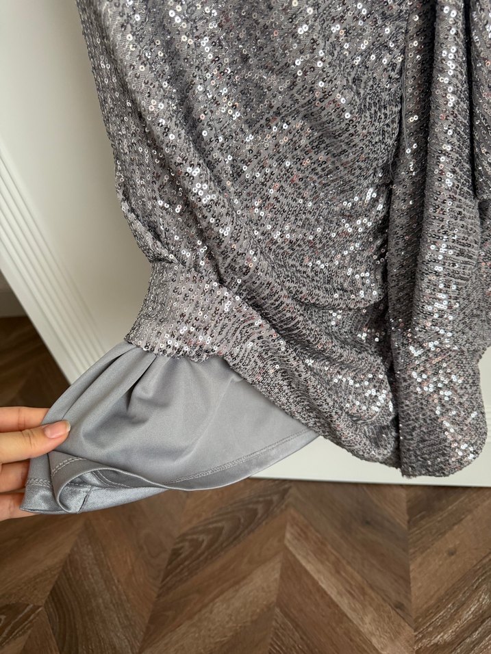 Gri Payetli Drapeli Midi Abiye Elbise - Görsel 4