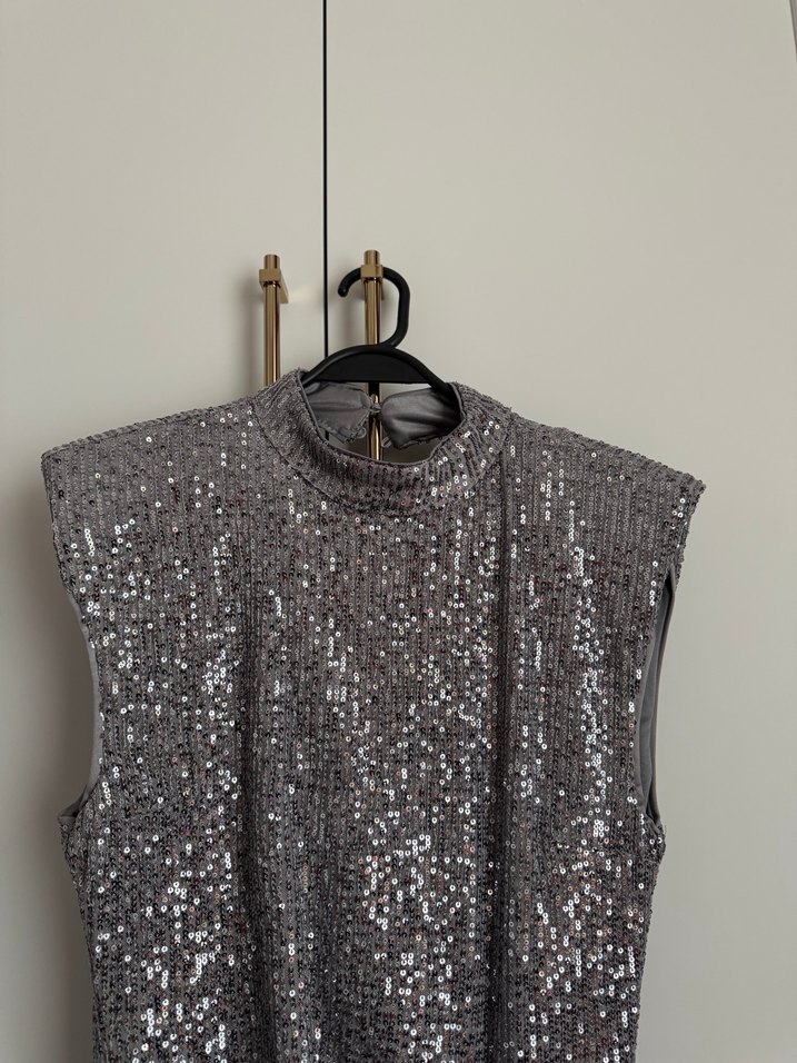 Gri Payetli Drapeli Midi Abiye Elbise - Görsel 3