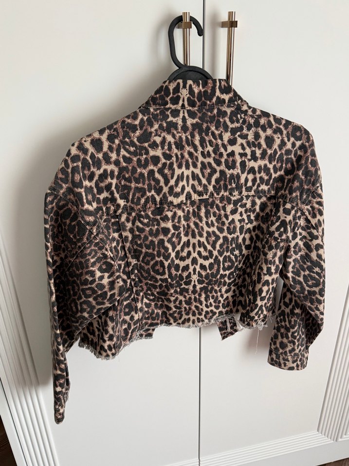 Leopar Desenli Kısa Kadın Ceket - Görsel 3
