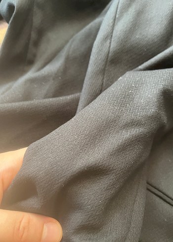 Siyah Düğmeli Yelekli Takım Elbise - Görsel 3