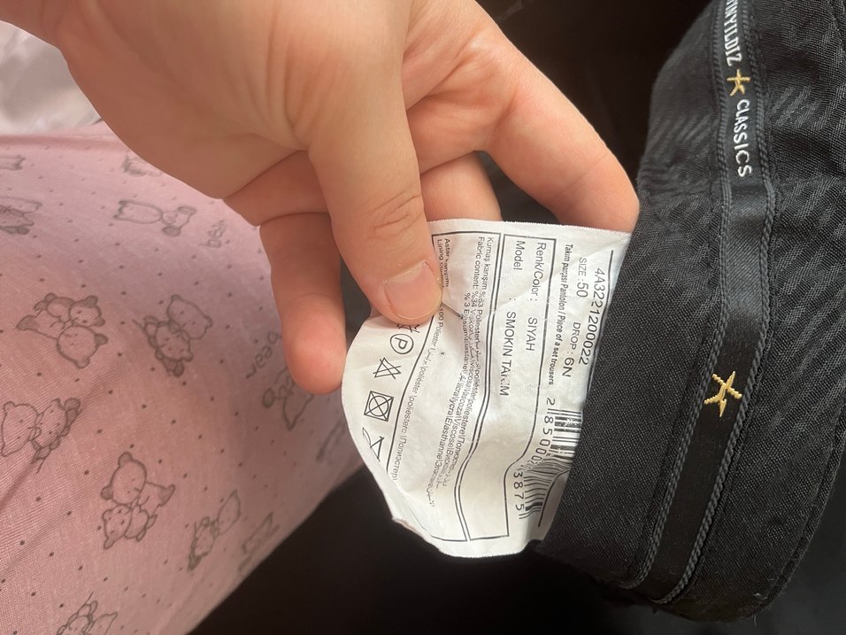 Siyah Düğmeli Yelekli Takım Elbise - Görsel 4