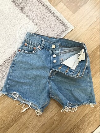 Levis şort