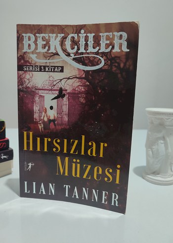 Bekçiler Serisi 3. Kitap: Hırsızlar Müzesi