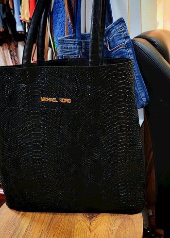 Michael Kors Siyah Yılan Desenli Deri Çanta