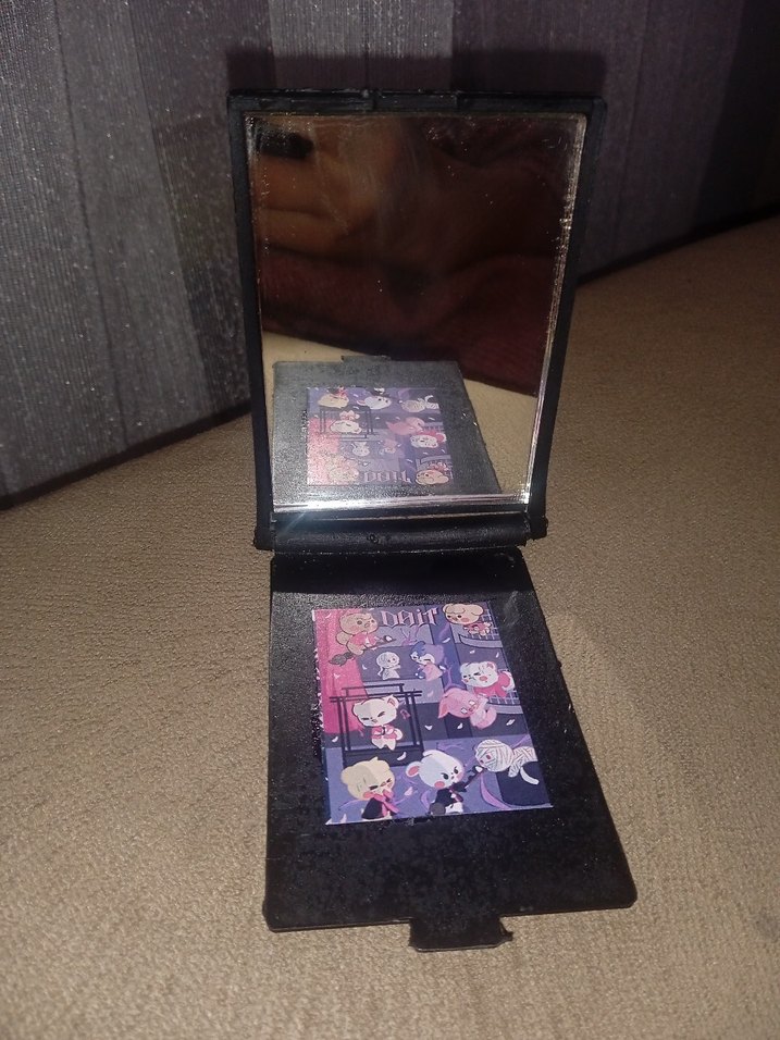 Siyah K-Pop Temalı cep aynası - Görsel 3