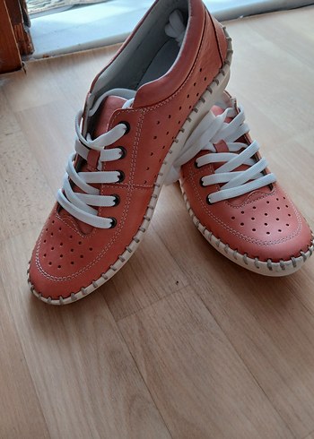Pembe Bağcıklı Kadın Günlük Spor Ayakkabı Deri