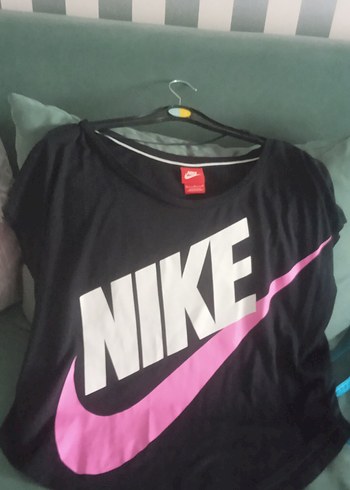 Nike Siyah Pembe Swoosh Tisort