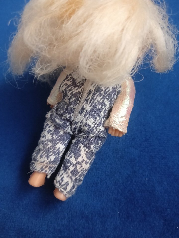 Gri Desenli Tulumlu Bebek Oyuncak - Görsel 4