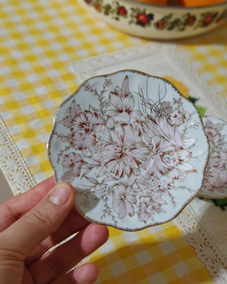 Çiçek Desenli vintage çay tabağı - Görsel 2