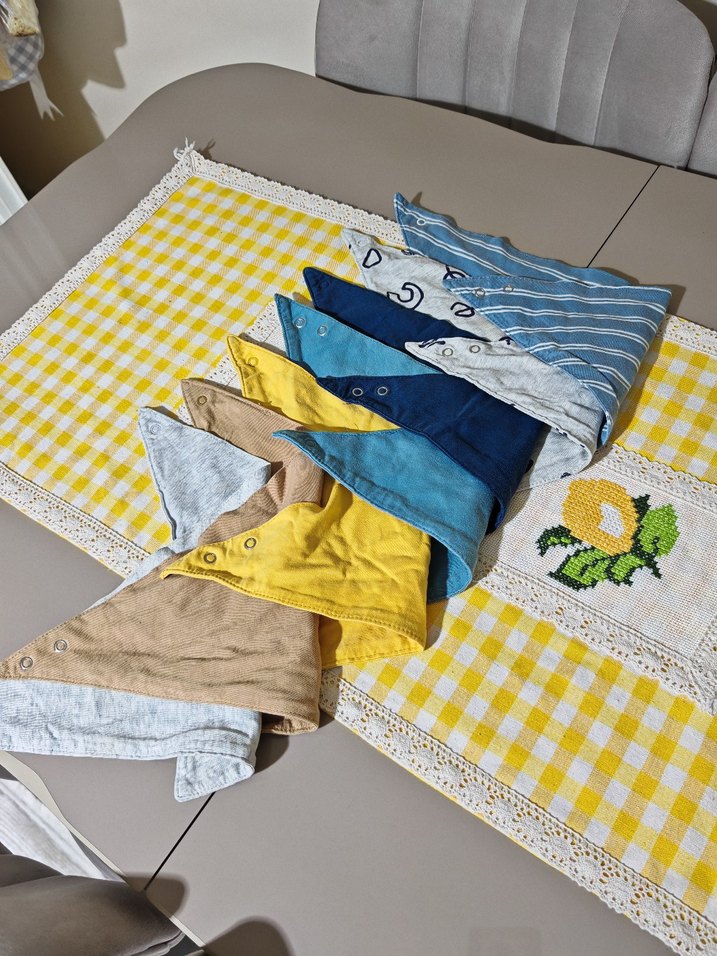 Nakışlı Çok Renkli Bebek Önlüğü - Görsel 3