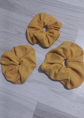 Sarı Lastikli Saç Tokası - Görsel 3