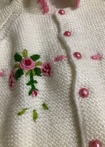 Nakışlı Beyaz Kız Çocuk Örgü Hırka - Görsel 3