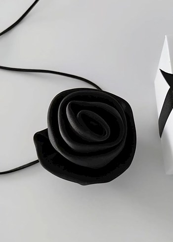Siyah gül choker kolye