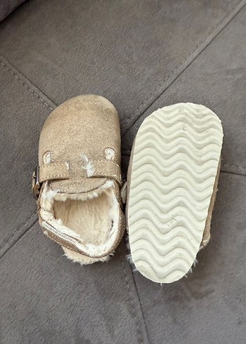 Zara Next marka Bej unisex Çocuk Süet içi tüylü Terlik