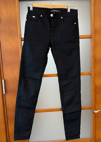 Kadın Siyah Dar Kesim Denim Pantolon