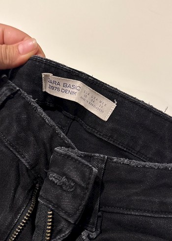 36 Beden siyah Renk Zara eskitme detaylı slim fit denim pantolon