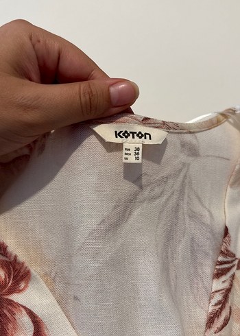38 Beden Bej Desenli V Yakalı Kısa Kollu Bluz