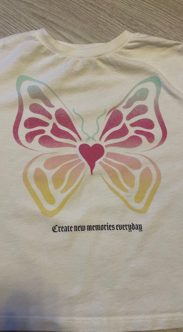 Kız Çocuk Beyaz Kelebek Baskılı Crop Oversize Tişört - Görsel 3