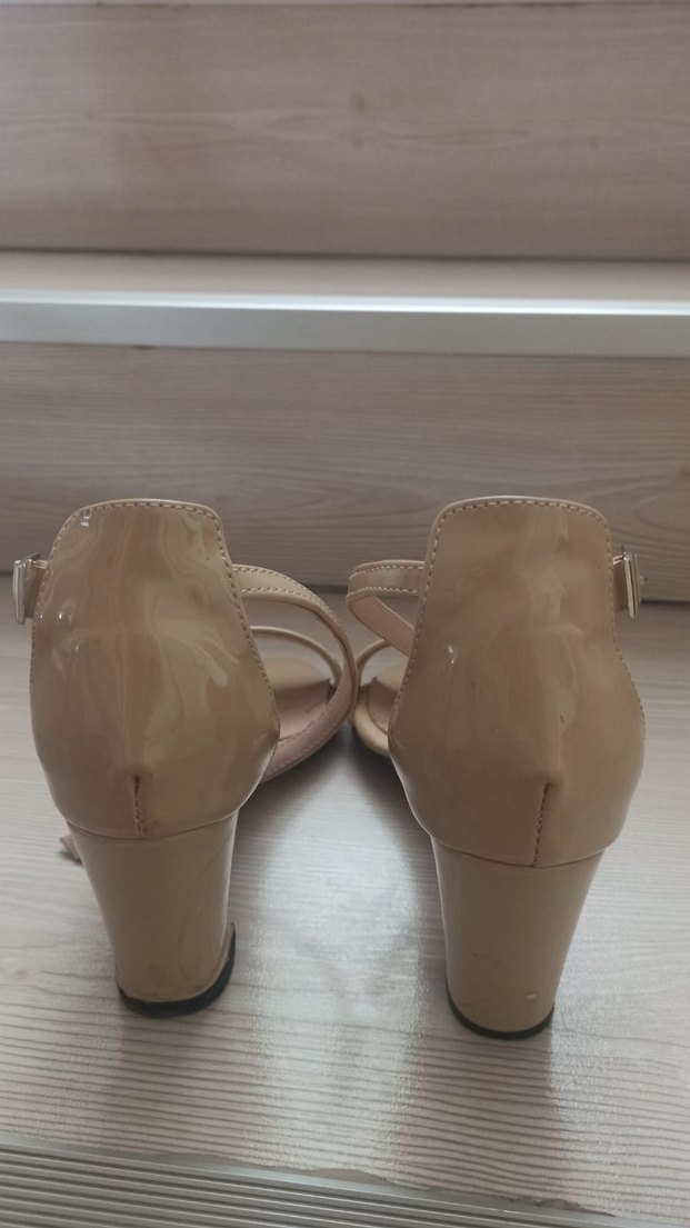 Bej Kadın Topuklu Kemerli Sandalet - Görsel 3