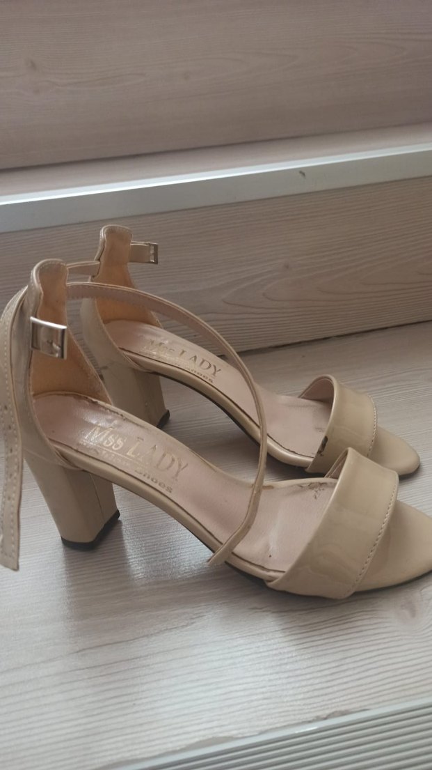 Bej Kadın Topuklu Kemerli Sandalet - Görsel 2