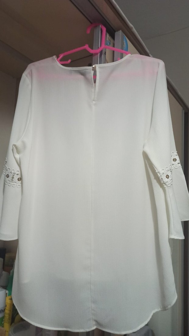 Düğmeli Beyaz Nakışlı Bohem Kadın Bluz - Görsel 2