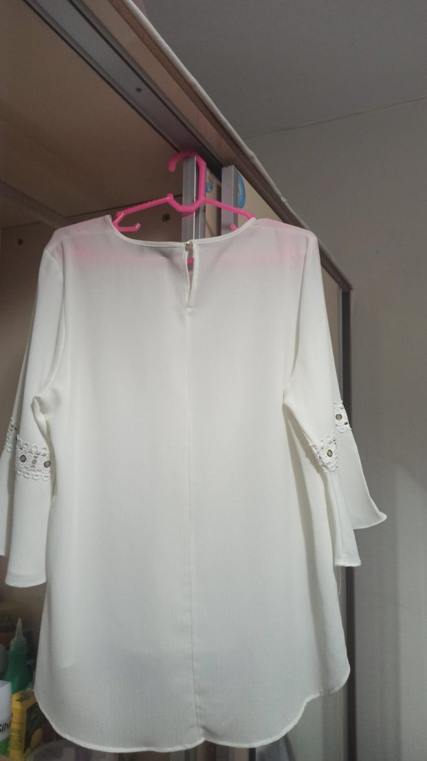 Düğmeli Beyaz Nakışlı Bohem Kadın Bluz - Görsel 4