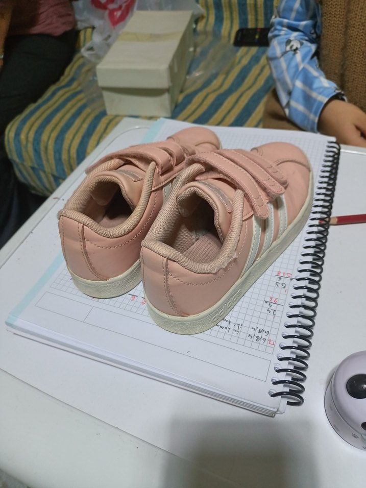 Adidas Pembe Cırt Cırtlı Spor Ayakkabı 31 numara - Görsel 3