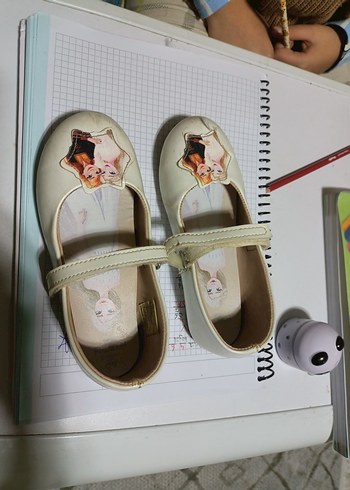 Kız Çocuk Beyaz Baskılı Babet Ayakkabı
Frozen 29 numara ayakkabı - Görsel 2