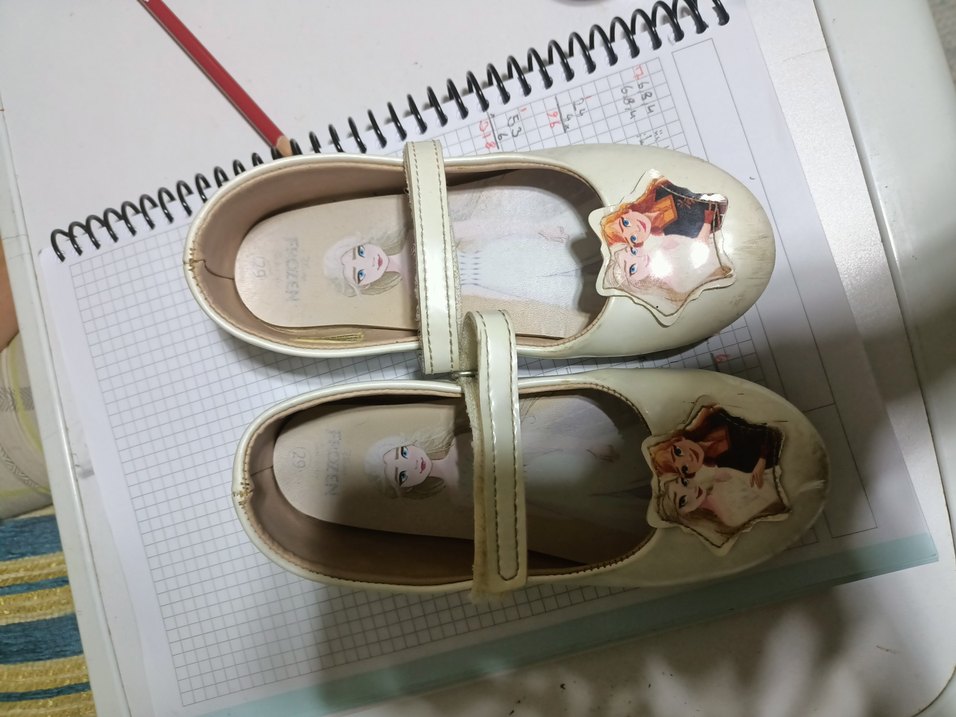 Kız Çocuk Beyaz Baskılı Babet Ayakkabı
Frozen 29 numara ayakkabı - Görsel 3