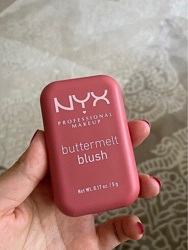 Nyx buttermelt blush 08