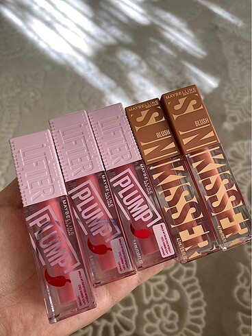 Maybelline lifter plump 001