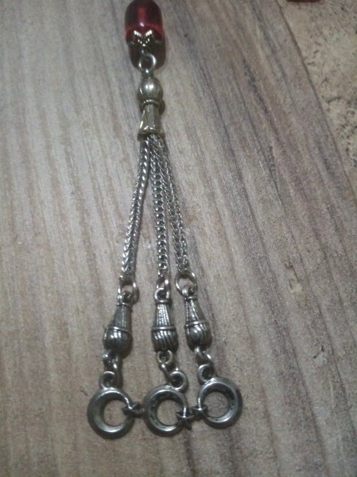 Kırmızı Tesbih - Görsel 3