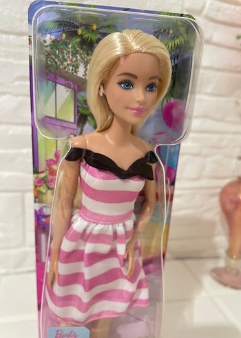 Beden Pembe Çizgili Barbie Bebek