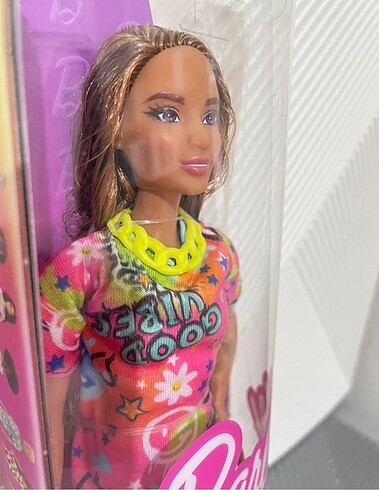 Beden Renk Barbie fashionistas kıvırcık