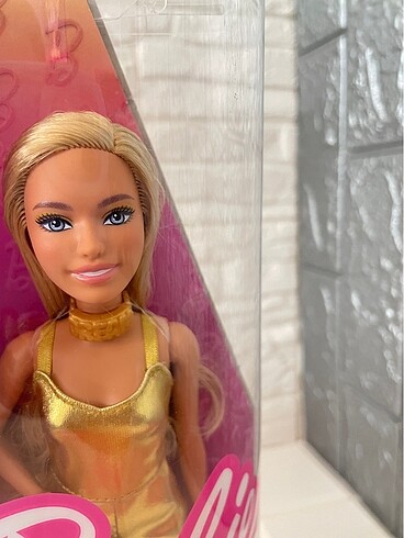 Barbie fashionistas