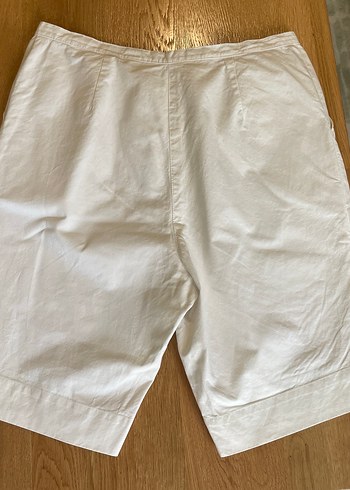 Beyaz %100 pamuk Kadın Bermuda Şort - Görsel 3