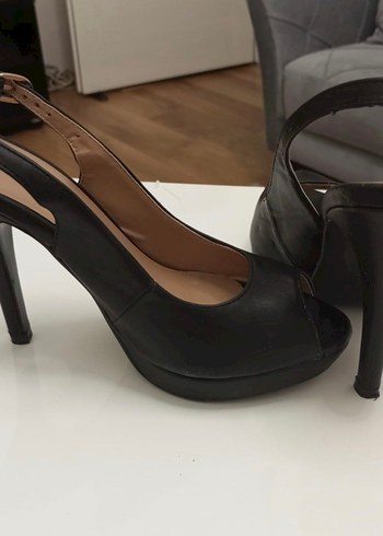 38 Beden Siyah Tokalı Stiletto Kadın Ayakkabı