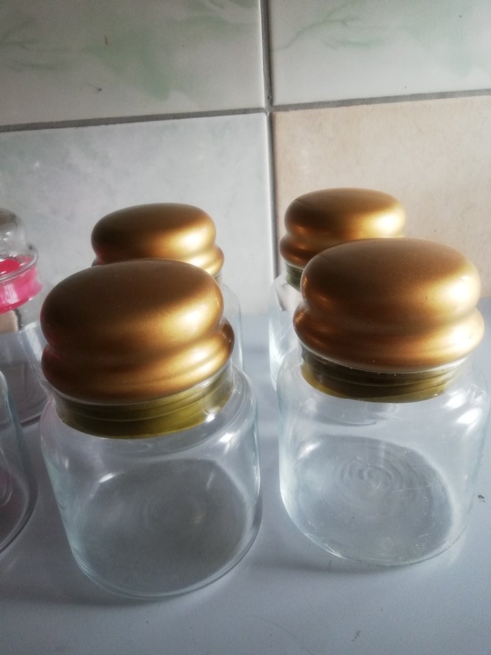 Pembe ve Altın Kapaklı Cam Saklama Kavanozları - Görsel 3