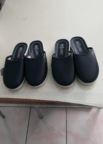 Crocs 42