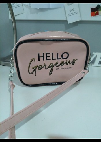 Pembe Parlak Kadın Çantası "HELLO" Yazılı - Görsel 2