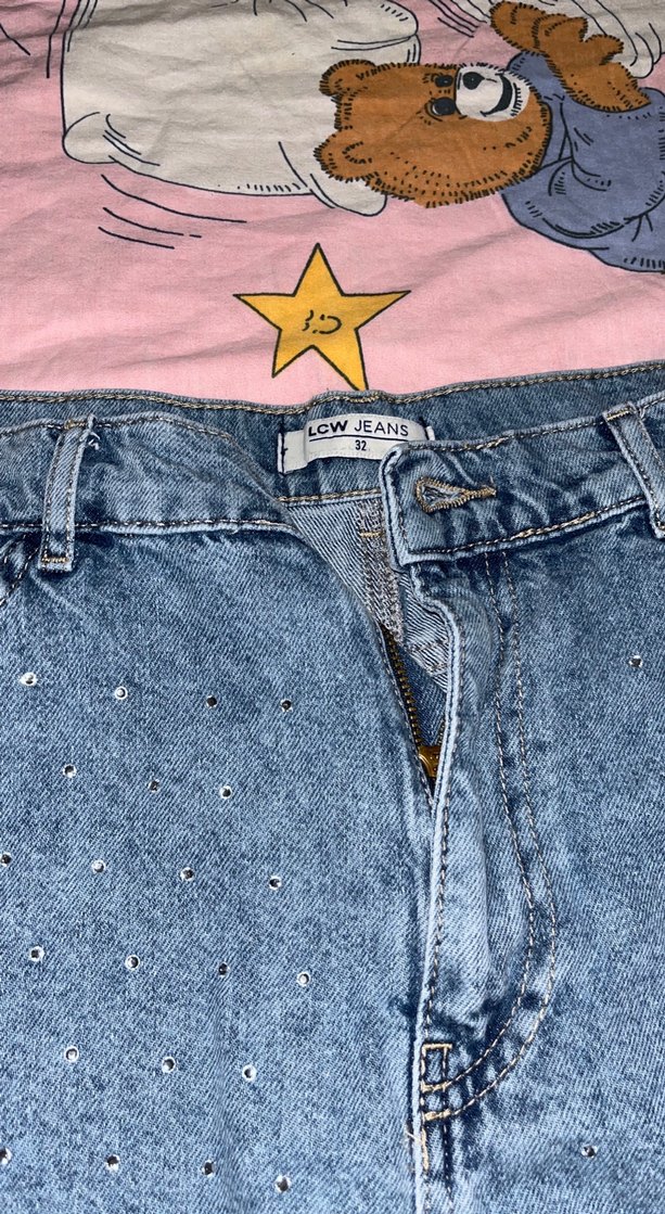 Pul İşlemeli Mavi Kot Şort - Görsel 3