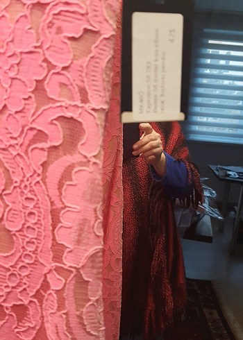 Pembe Dantel Yüksek Yakalı Midi Elbise - Görsel 9